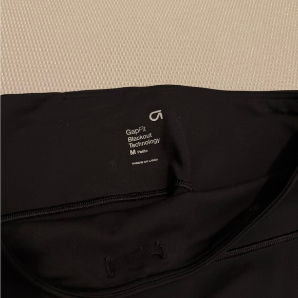 GAP Women's Black Athletic Leggings - Picture 3 of 3